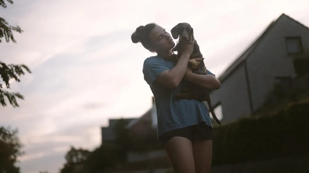 جولي تلتزم الصمت